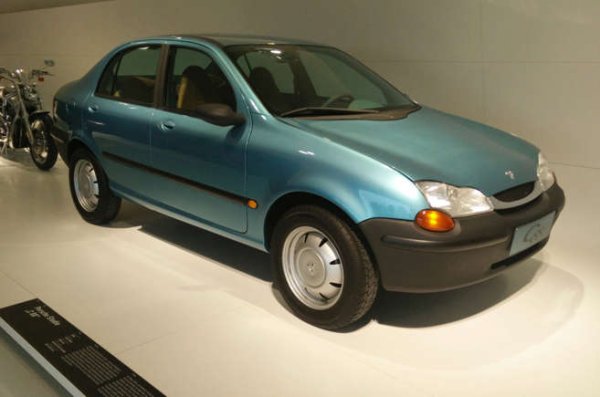 По времето, когато Porsche правеше мощни автомобили като 911 (993) Turbo S, то също си поставяше за цел да навлезе на китайския пазар с кола за хората, което отговаря на исканията на китайското правителство за подходящи европейски прототипи. Инженер и дизайнер бяха докарани от Китай и идеята беше да се направи достъпна, проста, но просторна и удобна кола.

На C88 нямаше гербове на Porsche, тъй като не беше предназначено да се продава под тази марка. То и не прилича, трябва да допълним.

Китайското правителство също се обърна към Chrysler, Fiat, Mitsubishi, Opel, Ford и Mercedes-Benz за участие, но победител така и не беше избран. Предполага се, че хитрите комунисти просто са взели идеите безплатно и приложили към други китайски автомобили.